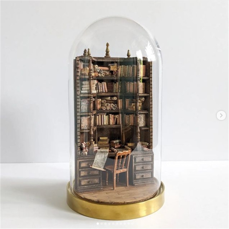 Миниатюрный книжный шкаф-витри – обзор и цена Vintage And Collectible Books