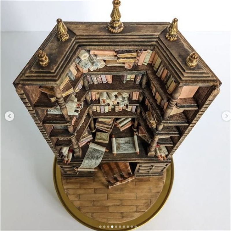 Миниатюрный книжный шкаф-витри – обзор и цена Vintage And Collectible Books